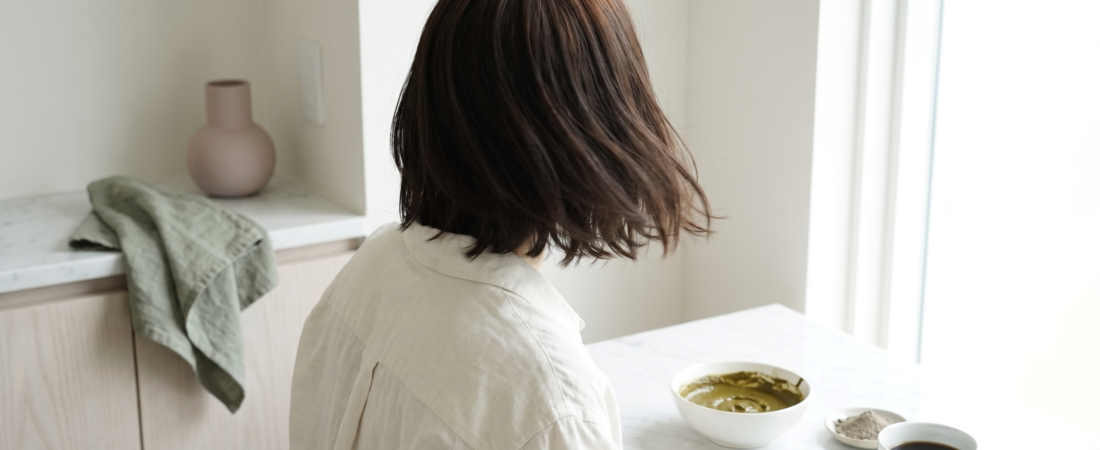 Natural Gray Hair Coloring After 40: How to Use Henna, Amla, and Coffee